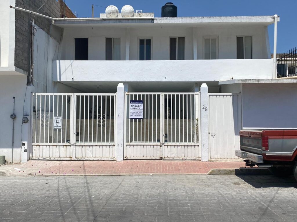 CASA EN VENTA, SOBRE AVENIDA, IXTPAN DE LA SAL