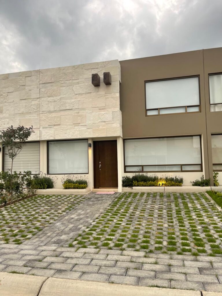 Casa en Renta – Modelo Granada en Lomas Virreyes, Calimaya